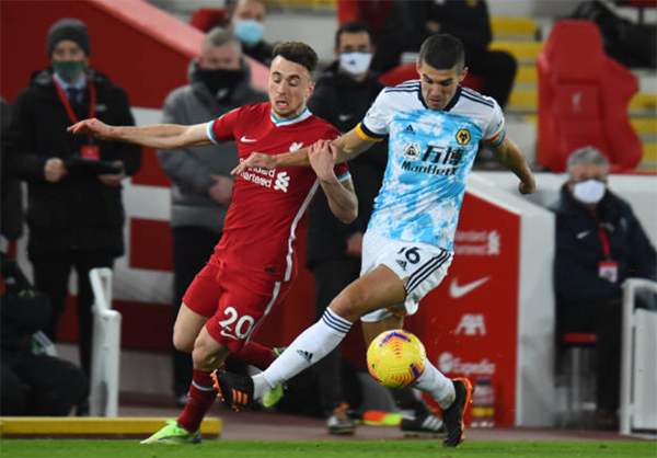 Hủy diệt Wolver tại Anfield, Liverpool tiếp tục bám đuổi Tottenham ở đỉnh BXH - Bóng Đá