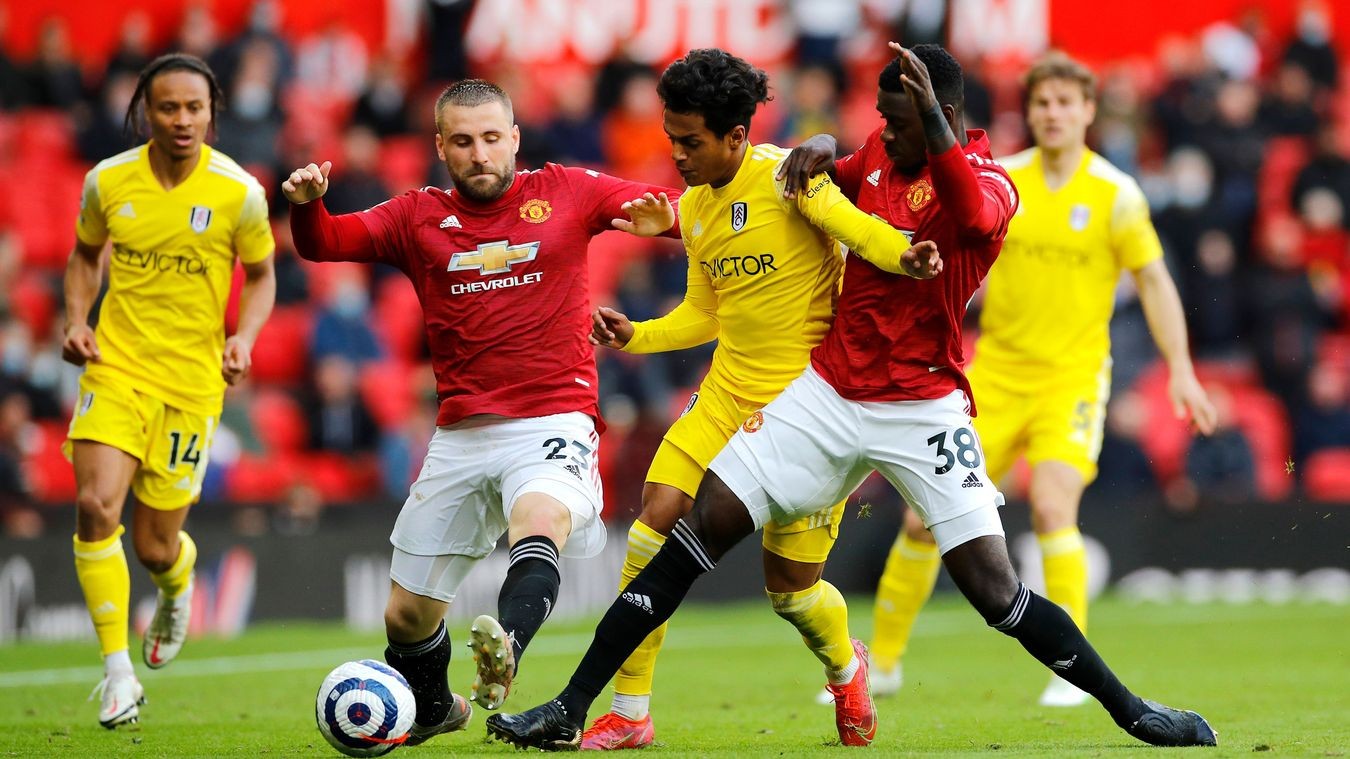 Old Trafford sôi động trở lại, Man Utd vẫn chưa yên ổn - Bóng Đá