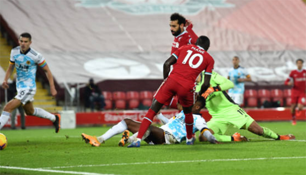 Hủy diệt Wolver tại Anfield, Liverpool tiếp tục bám đuổi Tottenham ở đỉnh BXH - Bóng Đá