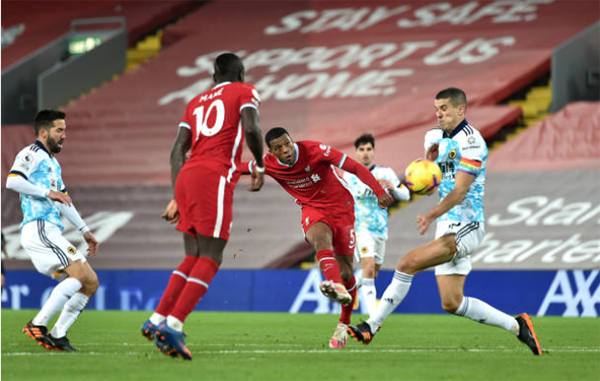 Hủy diệt Wolver tại Anfield, Liverpool tiếp tục bám đuổi Tottenham ở đỉnh BXH - Bóng Đá