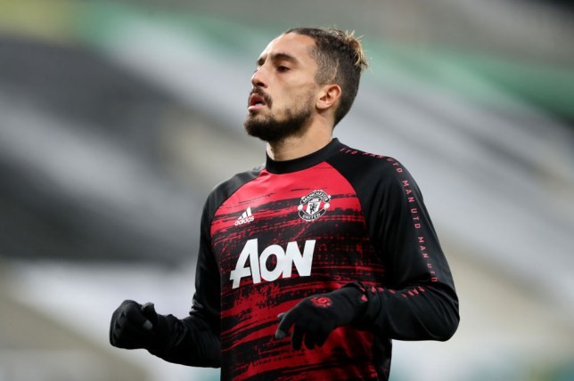 CHÍNH THỨC: Tân binh Alex Telles của Man Utd dương tính với COVID-19 - Bóng Đá