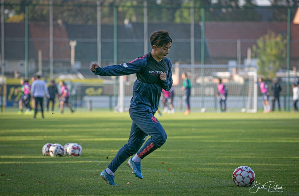 Công Phượng sánh vai cùng 