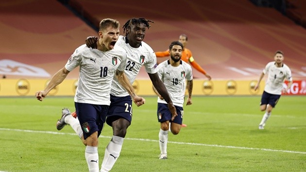 Bài ảnh bàn mở tỉ số của Ý trước Hà Lan - Bóng Đá