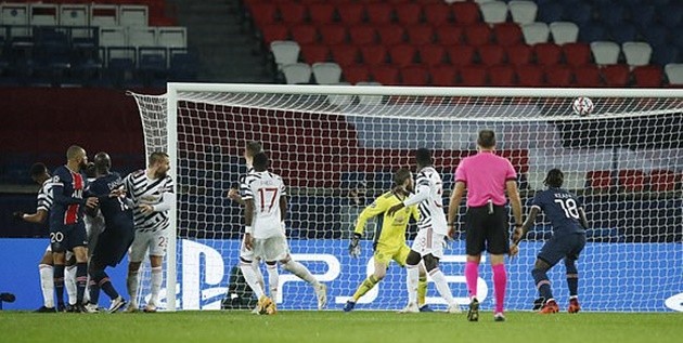 Tuchel thích ứng nhanh nhạy nhưng vẫn bất lực trước một Solskjaer 