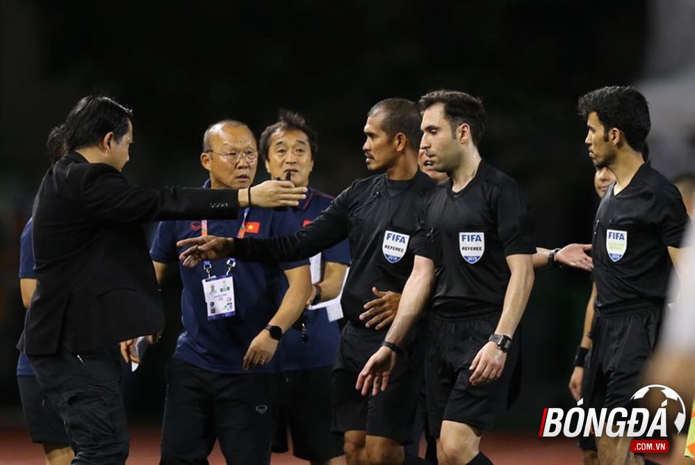 Ảnh sau trận Việt Nam vs Singapore - Bóng Đá