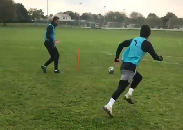Jack Wilshere trains in local park to keep fit as injury-plagued ex-Arsenal searches for new club after West Ham axing - Bóng Đá