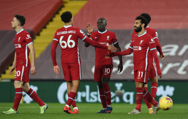 Hủy diệt Wolver tại Anfield, Liverpool tiếp tục bám đuổi Tottenham ở đỉnh BXH - Bóng Đá