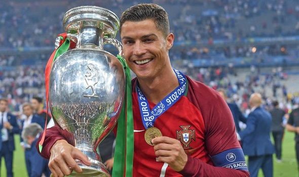 Loạt kỷ lục khủng chờ Ronaldo phá ở EURO 2020 - Bóng Đá
