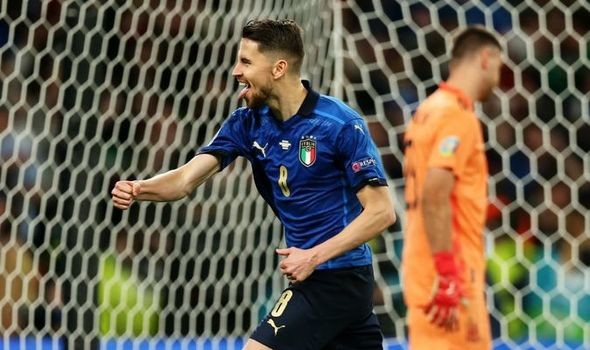 Ray Houghton Chelsea star Jorginho a 'totally different player' amid Euro 2020 heroics - Bóng Đá
