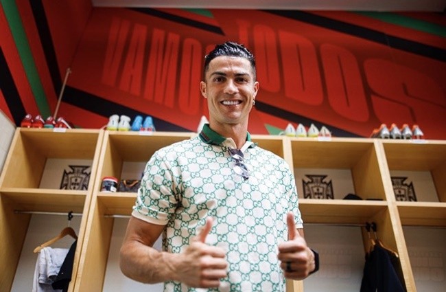 Quên đi Ten Hag, Ronaldo tươi rói ở đội tuyển Bồ Đào Nha - Bóng Đá