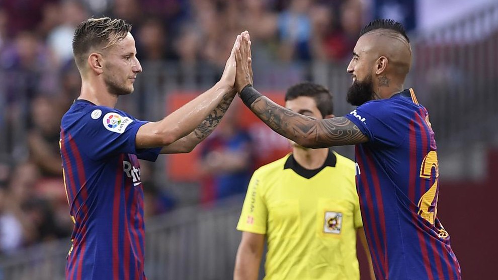Barcelona to sell Ivan Rakitic, keep Arturo Vidal - Bóng Đá