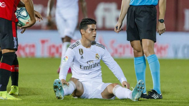 Man Utd, Chelsea, Arsenal eye move for James - Bóng Đá