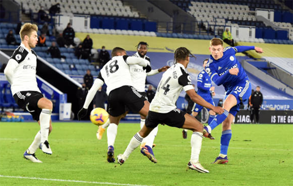Vardy im tiếng, Leicester bất ngờ thất thủ trước Fulham ngay trên sân nhà - Bóng Đá