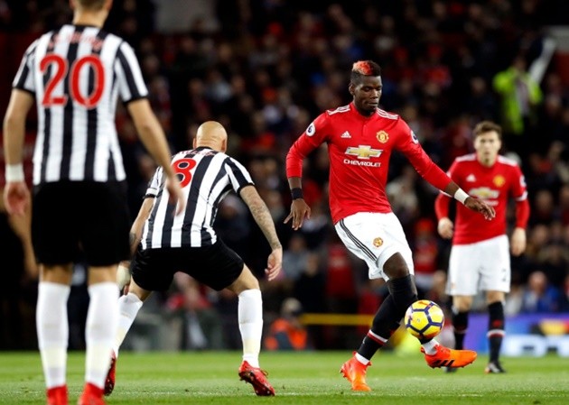 Man Utd trở lại tập luyện, Ronaldo vẫn 'thả ga' tận hưởng kỳ nghỉ - Bóng Đá