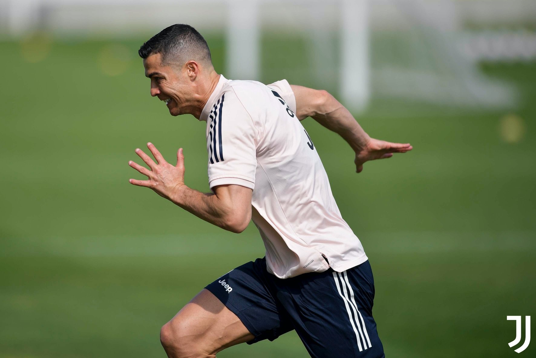 Cristiano Ronaldo could leave Juventus on a free, return to former club mentioned as possibility - Bóng Đá
