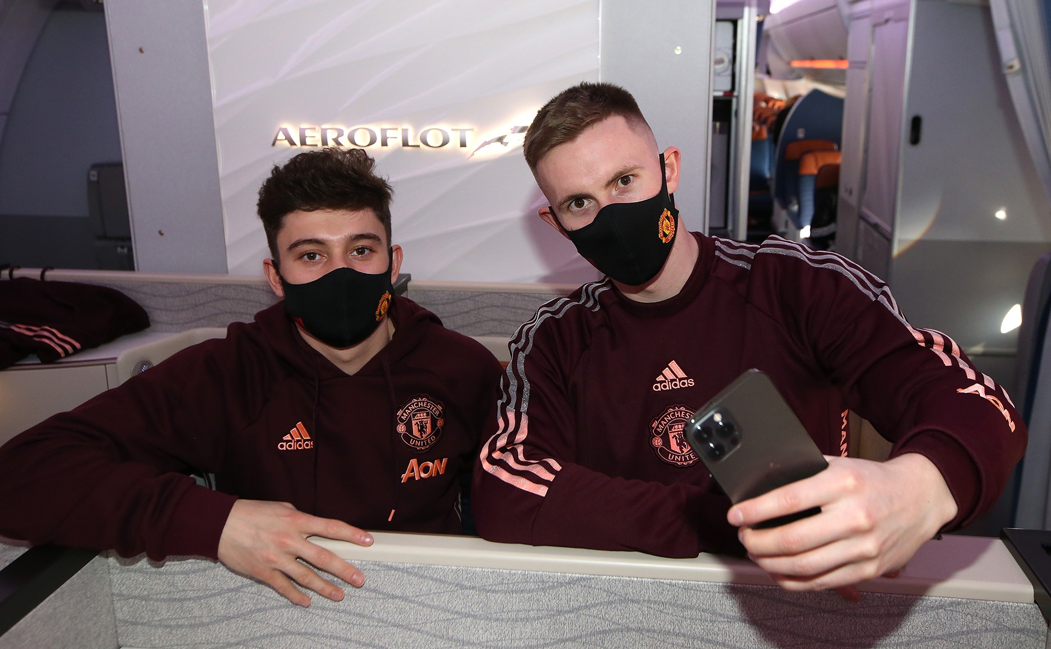 Ảnh Man United hành quân - Bóng Đá