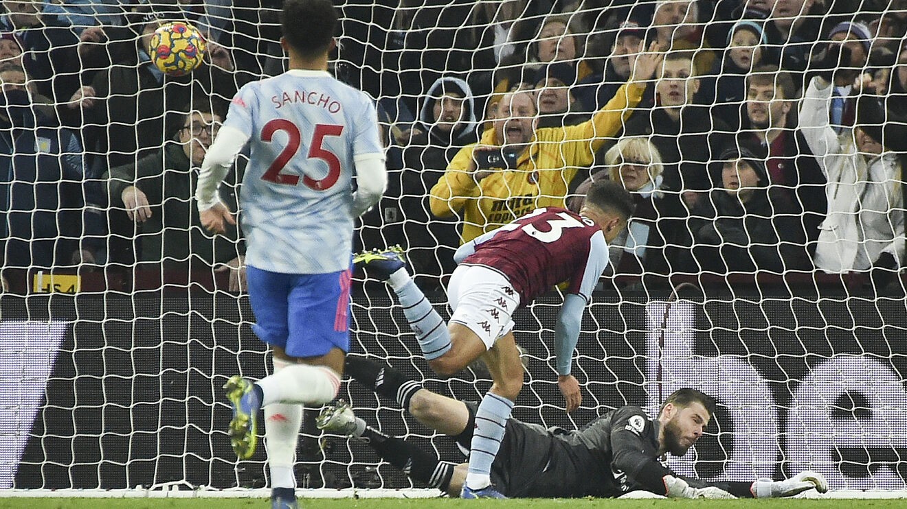 De Gea khuỵu gối trước ma thuật của Coutinho - Bóng Đá