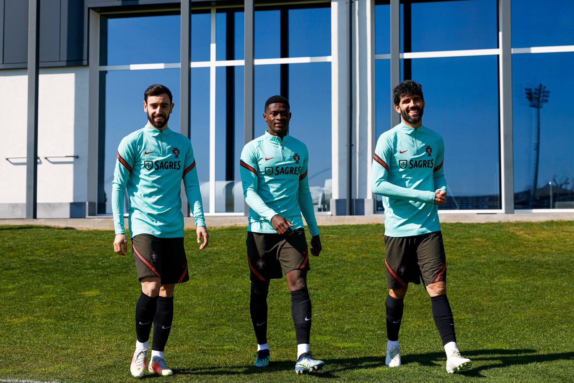 Ronaldo hướng tới kỷ lục, lực lượng Bồ Đào Nha gây choáng - Bóng Đá