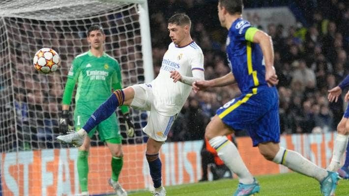 Real xuất hiện 2 cỗ máy pressing, cày nát tuyến giữa Chelsea - Bóng Đá