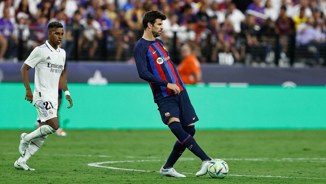Pique 'muối mặt' ở El Clasico - Bóng Đá