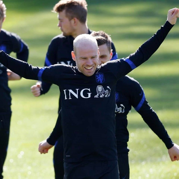 Hà Lan tập - Bóng Đá