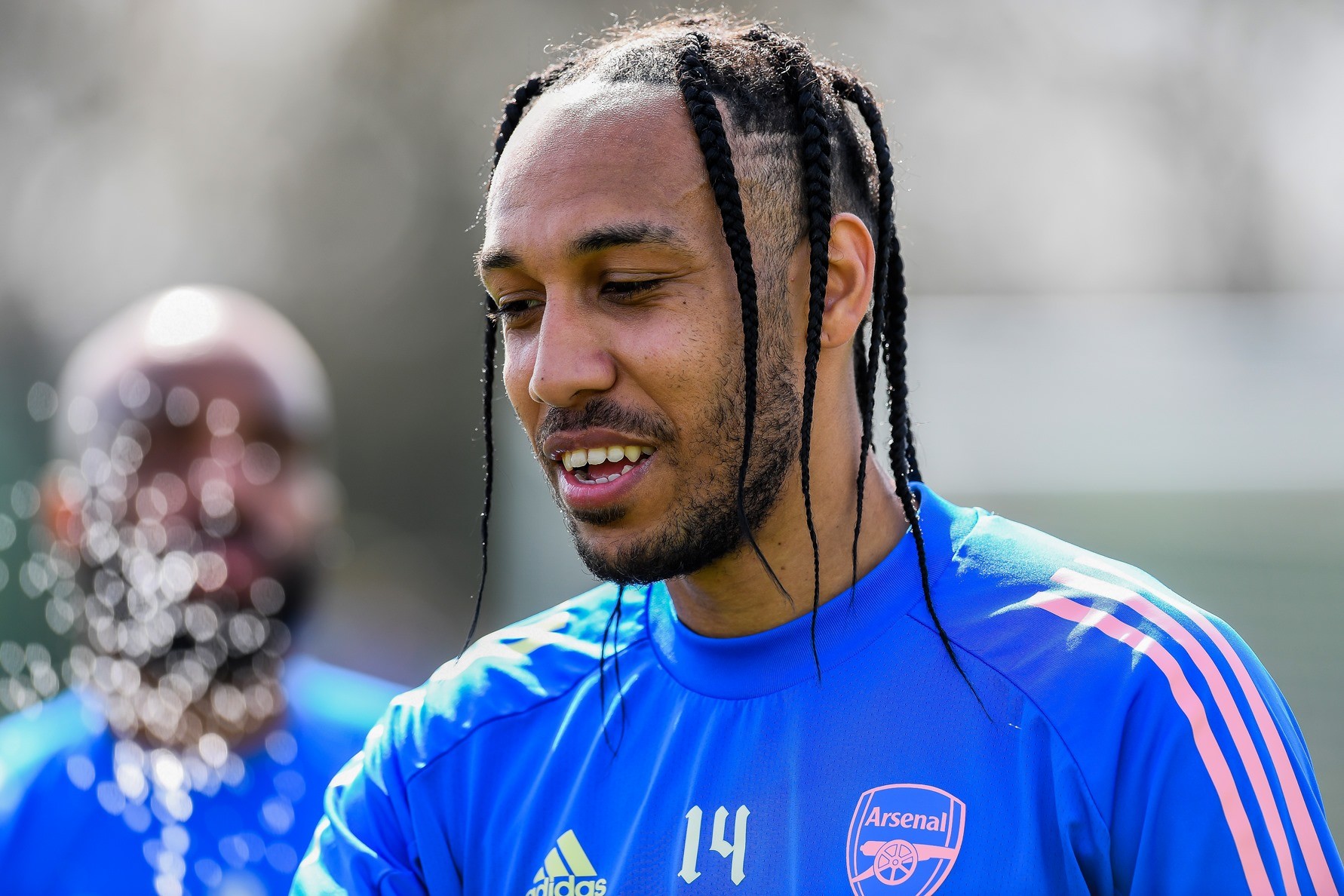 Aubameyang xuất hiện với diện mạo mới, nỗi ám ảnh của Arsenal lại ùa về - Bóng Đá