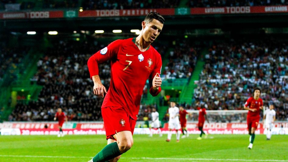 Ronaldo ghi 700 bàn thắng trong sự nghiệp bằng cách nào? - Bóng Đá
