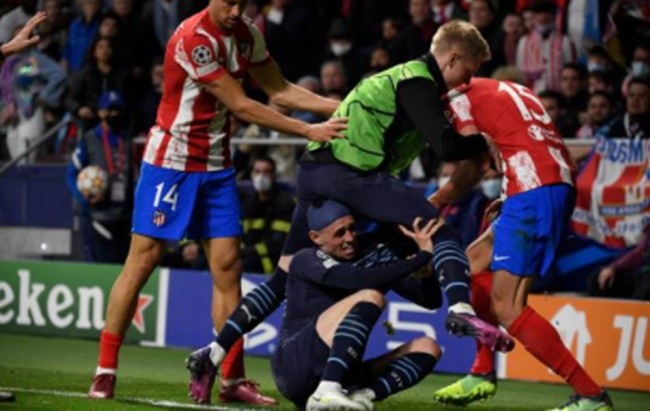 Atletico gây phản cảm vì những trò tiểu xảo lên Man City - Bóng Đá