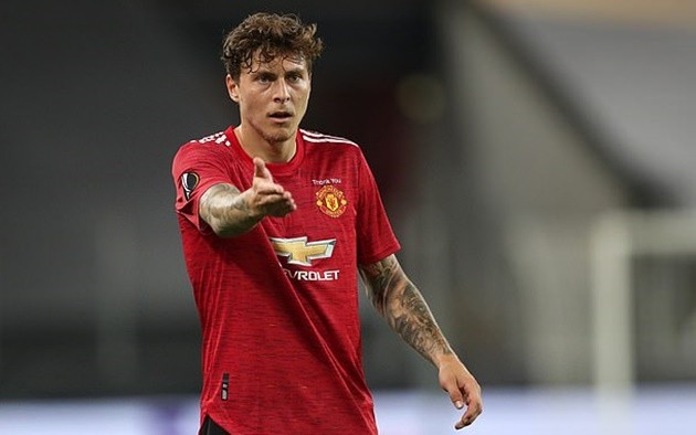 Manchester United star Victor Lindelof on turning hero for his aunt - Bóng Đá