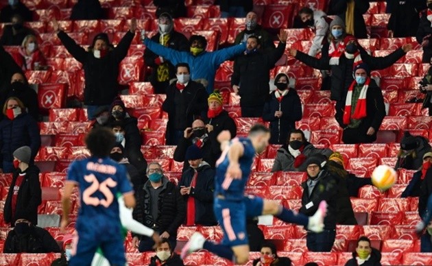 Arsenal fans return to Emirates - Bóng Đá
