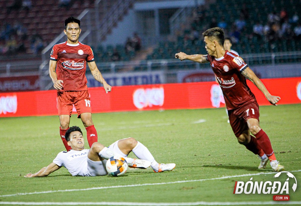 Ảnh sau trận HAGL - Bóng Đá