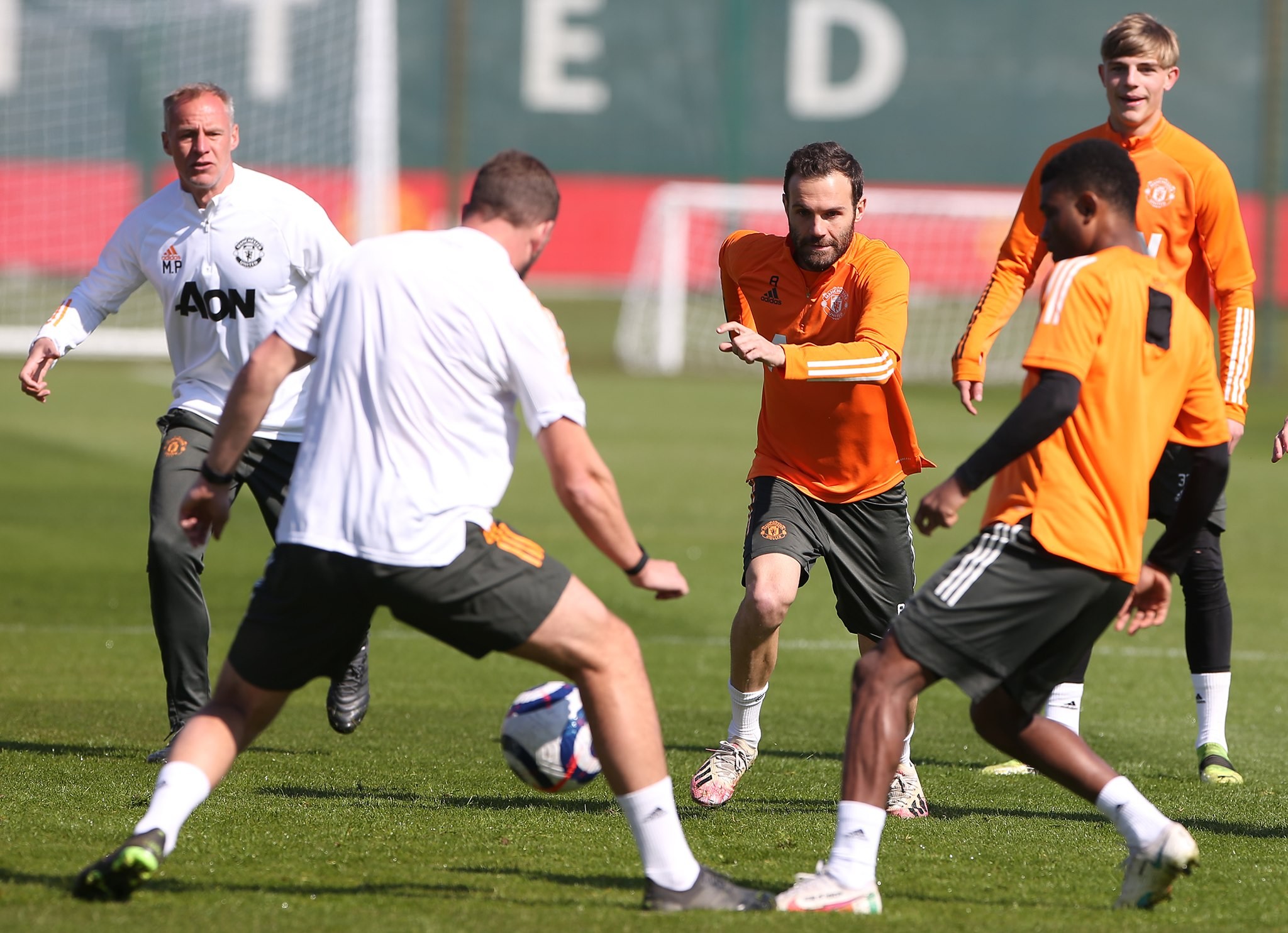 Đón 3 cú hích lớn, Man Utd  - Bóng Đá