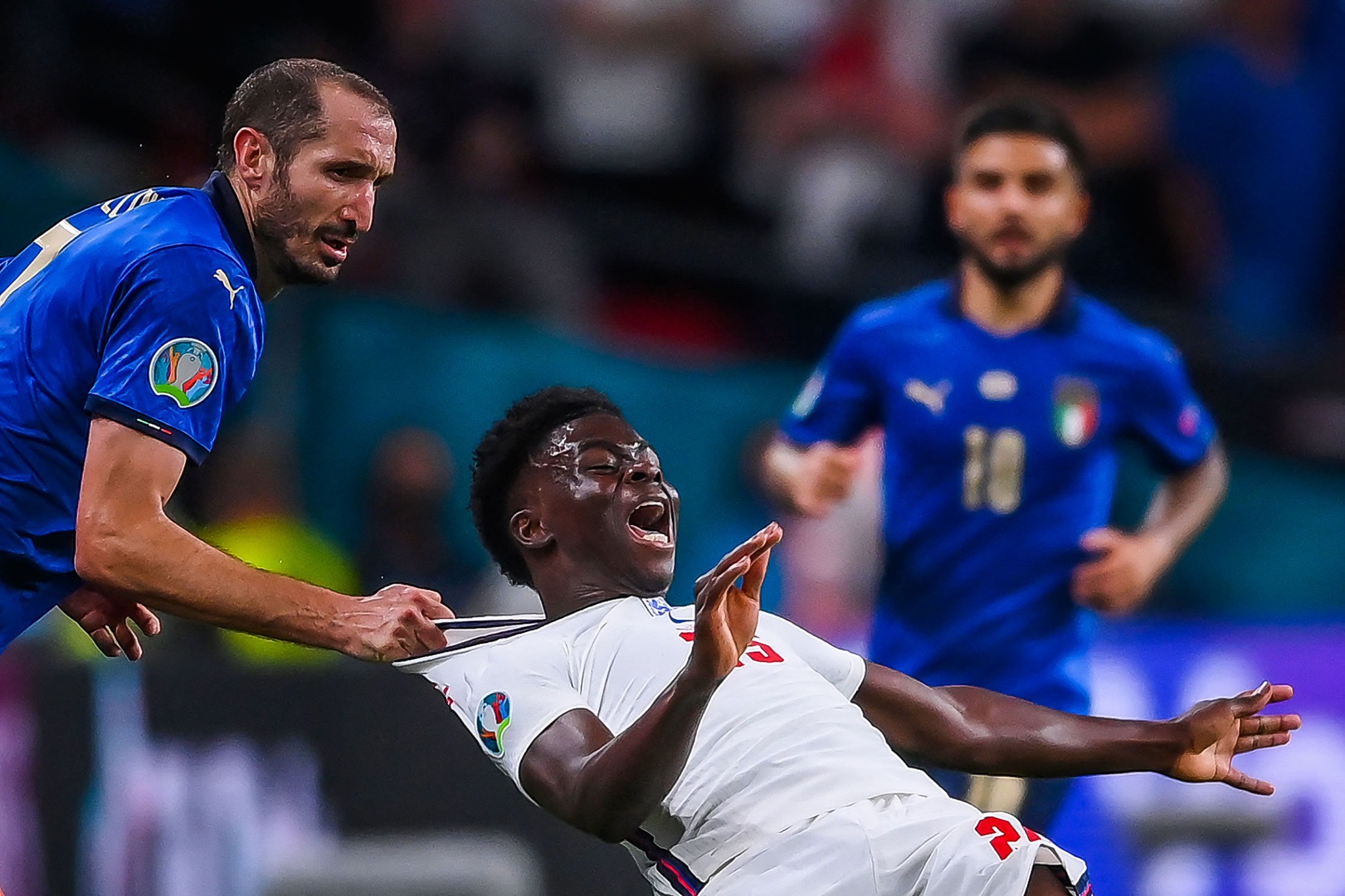 Chiellini fouled on Saka - Bóng Đá