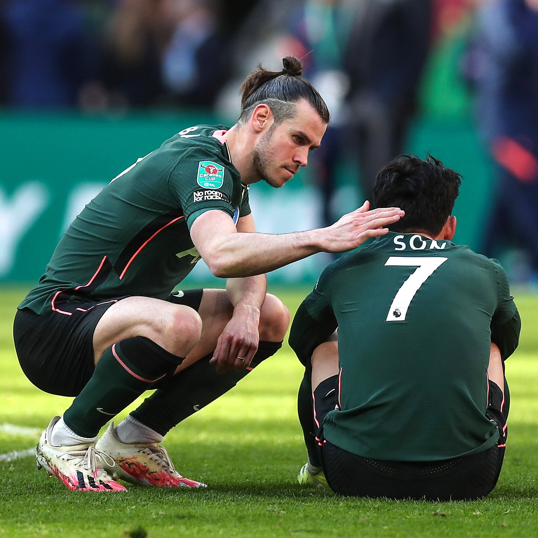 Son Heung-min khóc lớn, ngã quỵ xuống sân khi Spurs thất bại - Bóng Đá