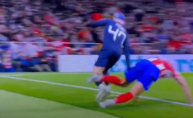 Atletico gây phản cảm vì những trò tiểu xảo lên Man City - Bóng Đá