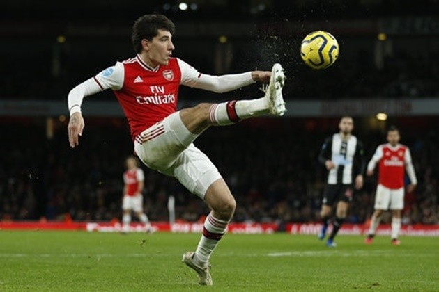 Paris Saint-Germain make £25m bid for Arsenal's Hector Bellerin? - Bóng Đá