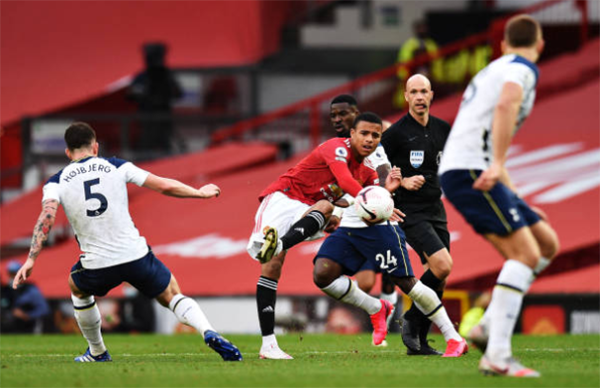 Không phải Son hay Kane, đây mới là 