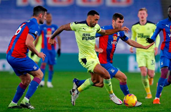 Thua 2 bàn trong 2 phút, Palace 