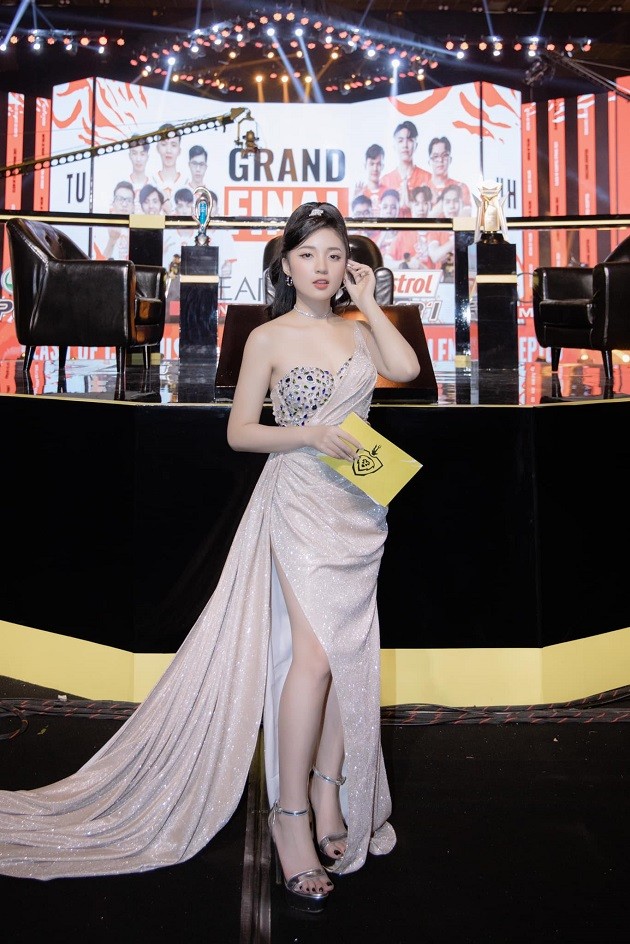 MC Phương Thảo - Bóng Đá