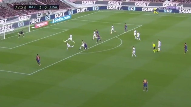 Messi tri ân Maradona - Bóng Đá