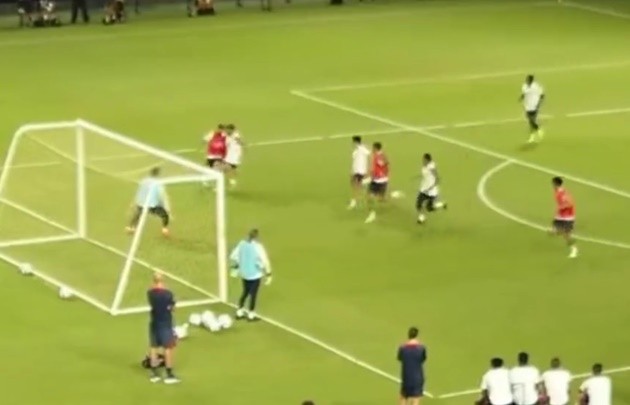 Messi phản ứng với Ramos - Bóng Đá