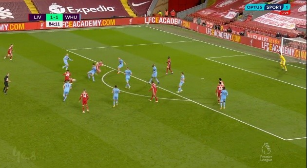 Shaqiri và 2 đường chọc khe gần nhất - Bóng Đá