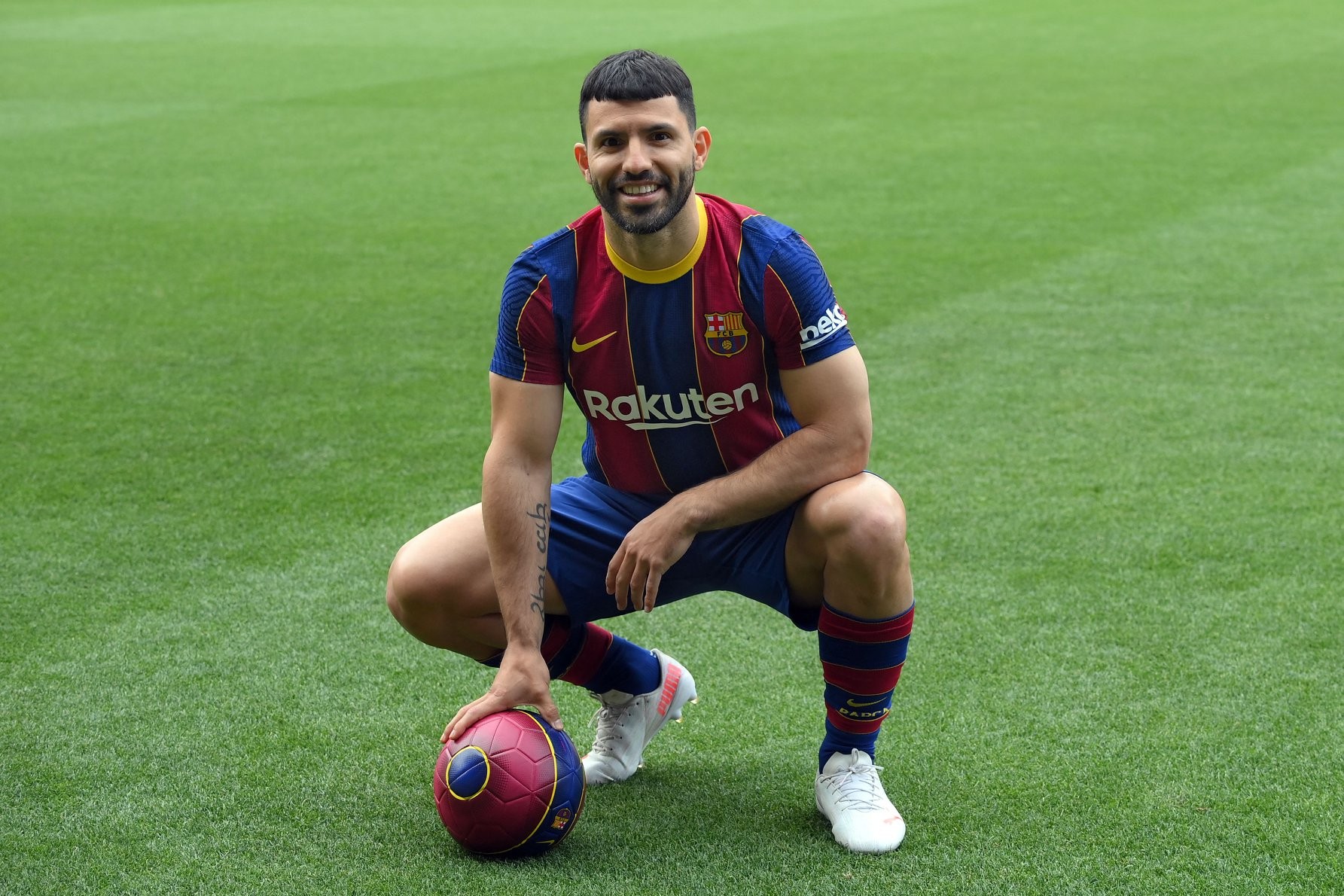 Aguero để lại hành động quá ý nghĩa tại Man City - Bóng Đá