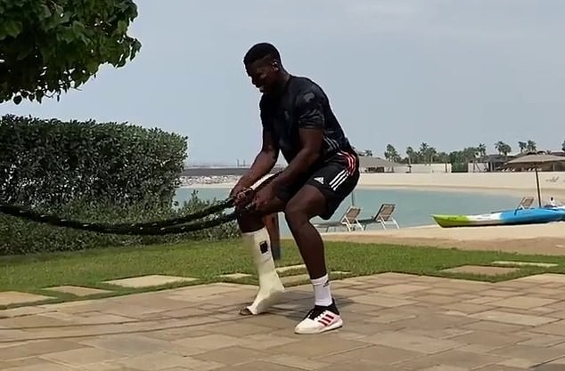 'Show off or motivation?': Paul Pogba puts in the hard work on his Dubai break - Bóng Đá