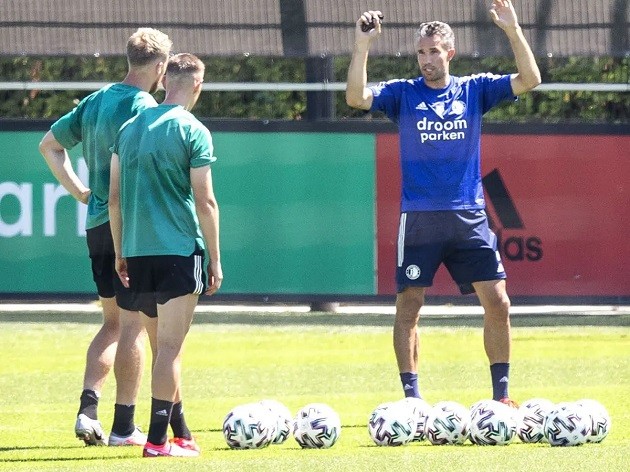 Những lý do ngăn Van Persie quay lại M.U - Bóng Đá