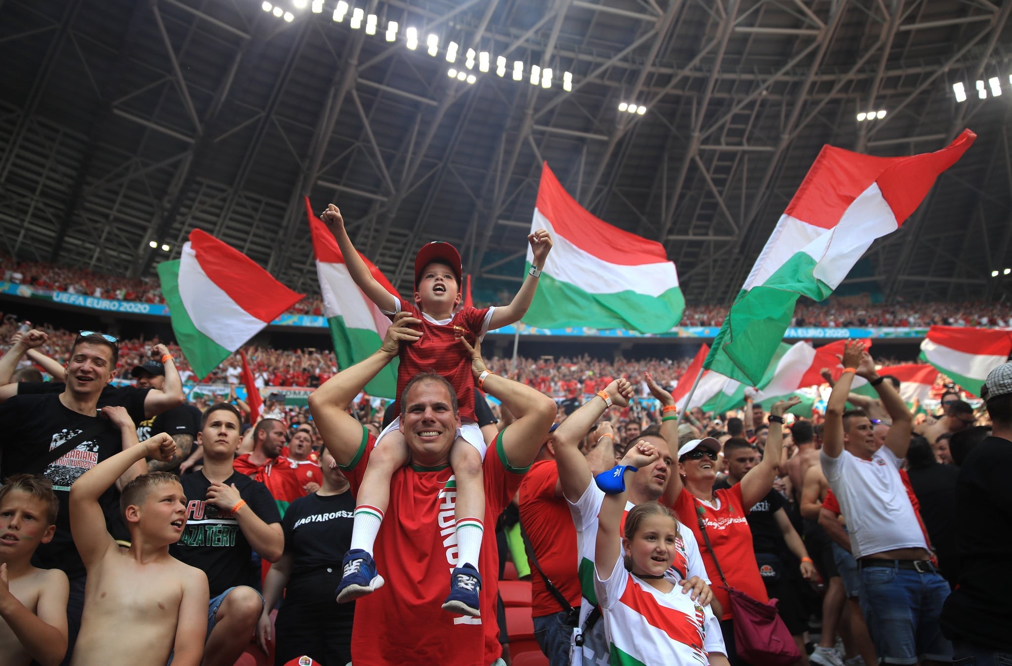 2 điều điên rồ xuất hiện ở trận Hungary 1-1 Pháp - Bóng Đá