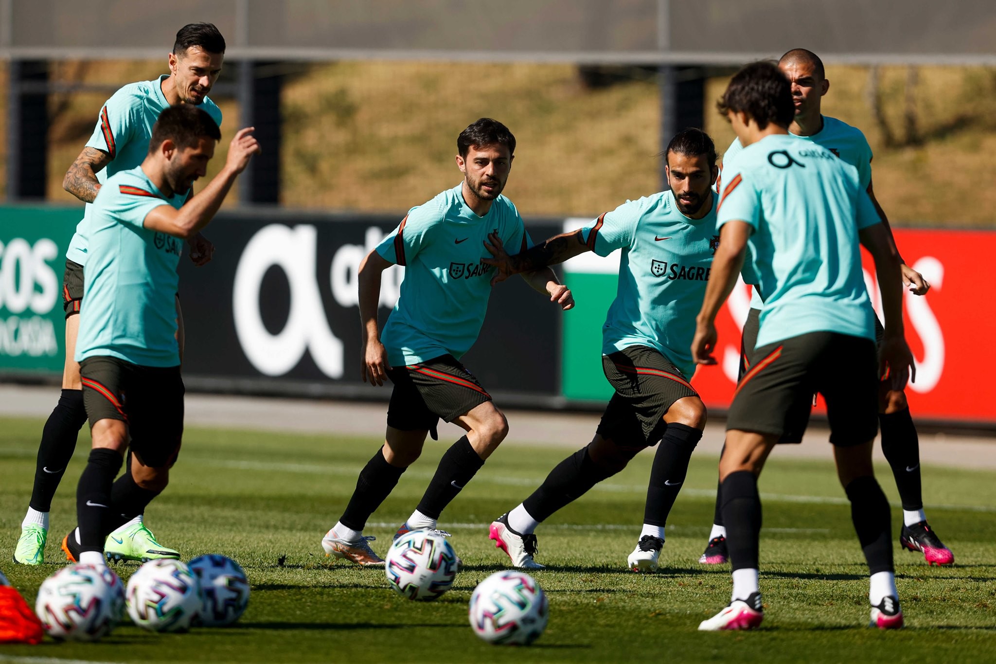 Ronaldo sung sức, Bồ Đào Nha sẵn sàng chinh phục EURO - Bóng Đá