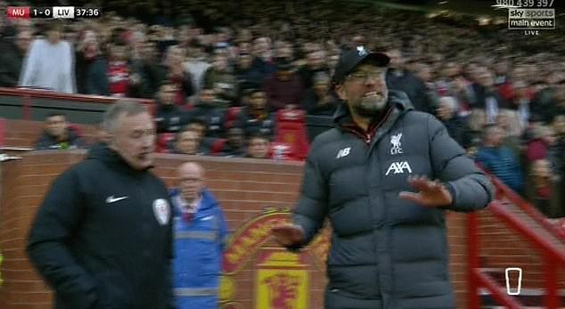 Chùm ảnh: Klopp tức giận khi VAR công nhận bàn thắng của Rashford - Bóng Đá