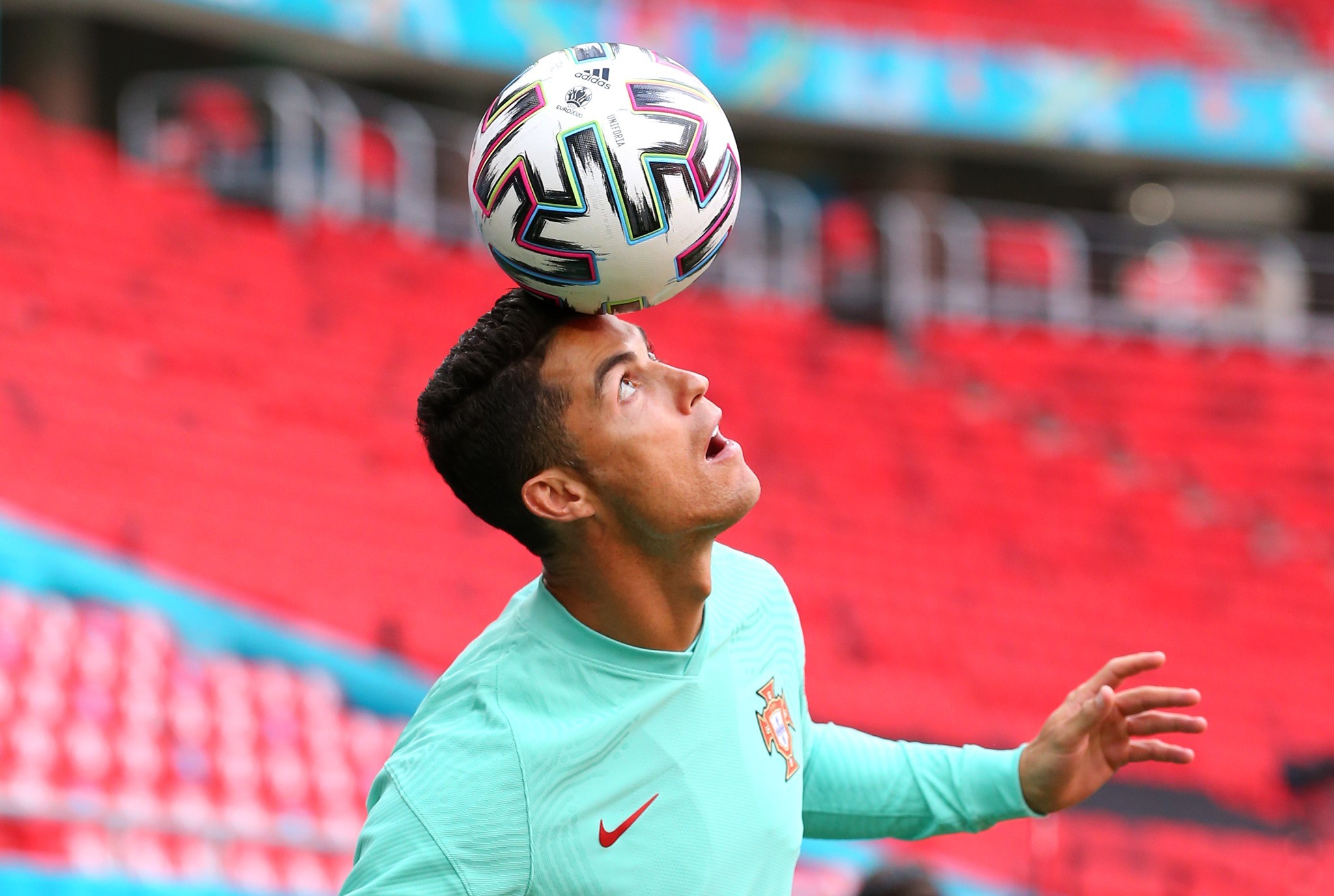 Loạt kỷ lục khủng chờ Ronaldo phá ở EURO 2020 - Bóng Đá