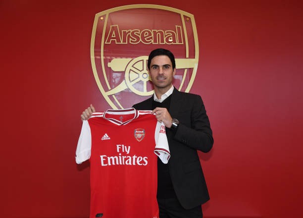 Cựu đội trưởng Arsenal lịch lãm bước về 'giải cứu' đội nhà - Bóng Đá